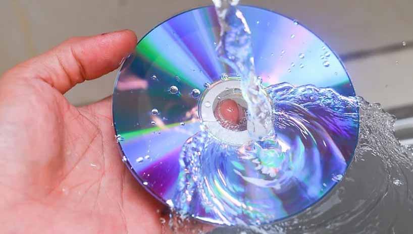 پاک کردن خش CD و DVD با خمیر دندان